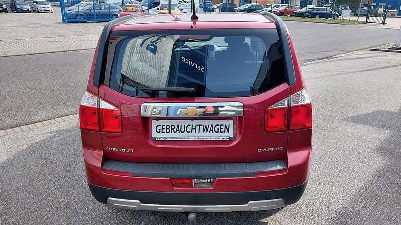 Gebraucht Chevrolet Orlando LT 141 PS (103 kW) 2013 Rot Van / Kleinbus