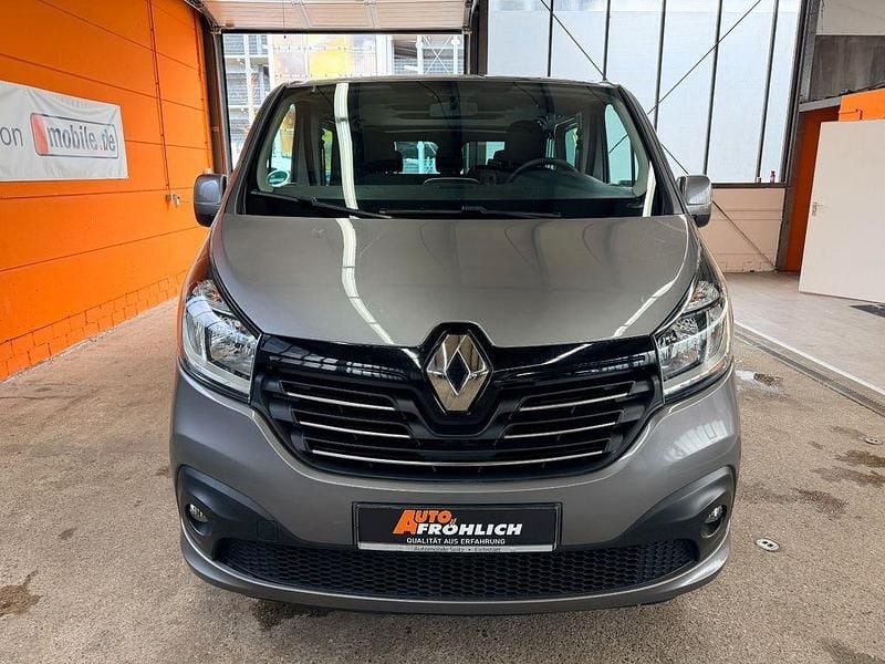 Gebraucht Renault Trafic Expression 125 PS (91 kW) 2017 Grau Van / Kleinbus