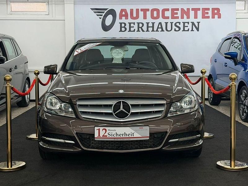 Gebraucht Mercedes C180 156 PS (114 kW) 2012 Braun Limousine