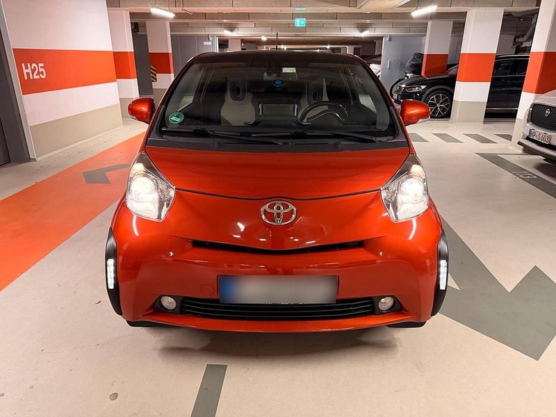 Gebraucht Toyota iQ 70 PS (51 kW) 2011 Orange Kleinwagen