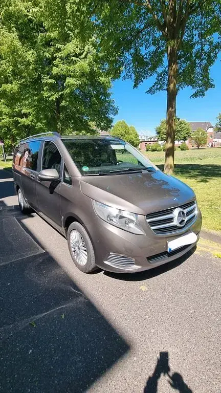 Usata Mercedes V220 163 CV (119 kW) 2015 Grigio Monovolume