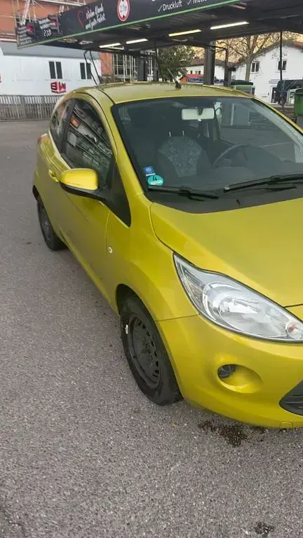 Gebraucht Ford Ka Cool & Sound Edition 69 PS (50 kW) 2014 Gelb Kleinwagen