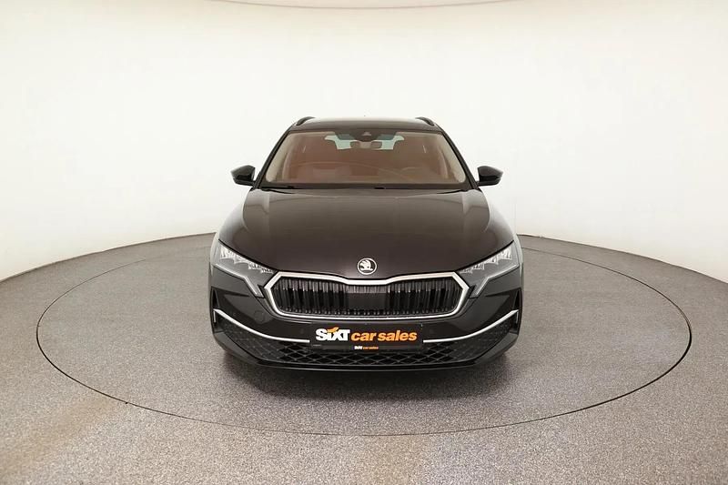 Second-hand Skoda Octavia Selection 110 CP (80 kW) 2025 Negru Break