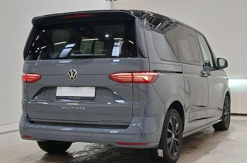 Gebraucht VW Multivan Edition 150 PS (110 kW) 2024 Grau Van