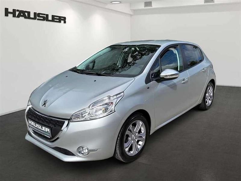 Lackierung aluminiumgrau Gebraucht 2015 Peugeot 208 Style Kleinwagen | 8.990 € (Fairer Preis) - Bild 1/4