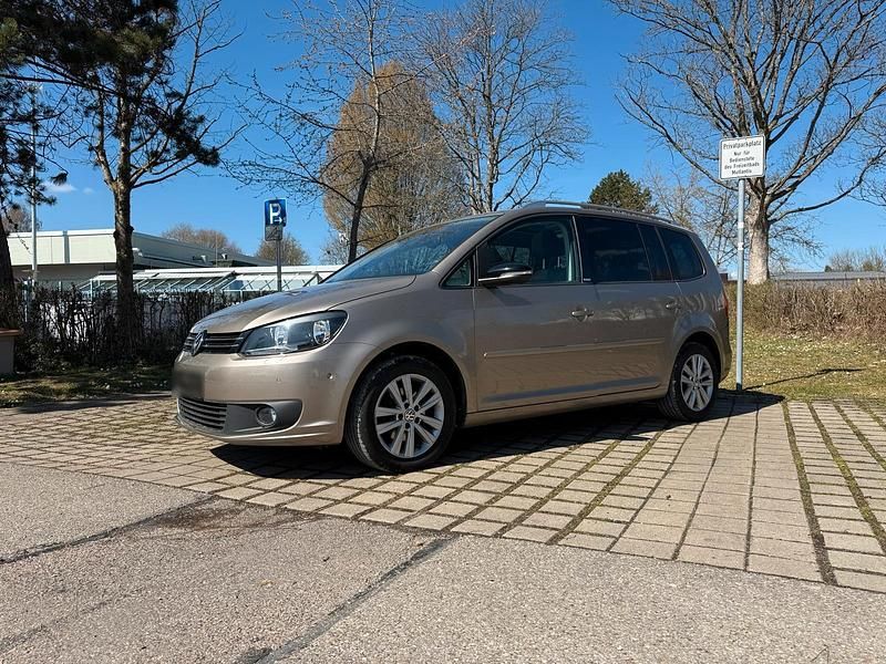 Gebraucht VW Touran 105 PS (77 kW) 2012 Gold Van / Kleinbus
