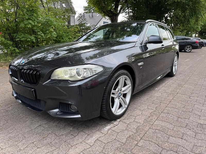 Grau Gebraucht 2011 BMW 530 M Sport Kombi | 11.900 € (Fairer Preis) - Bild 1/4