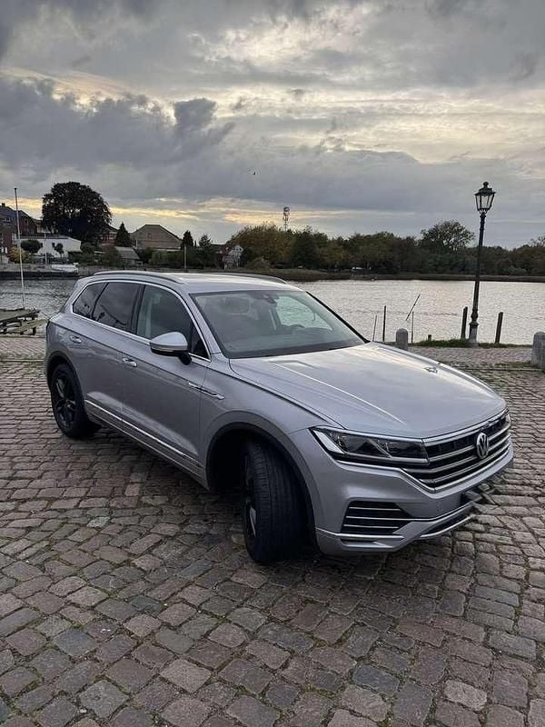 Grau Gebraucht 2019 VW Touareg Elegance SUV | 38.900 € (Superpreis) - Bild 1/4