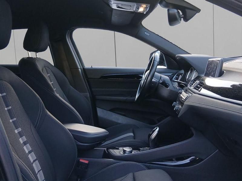 Gebraucht BMW X2 Advantage 136 PS (100 kW) 2023 Schwarz / black sapphire (metallic) SUV