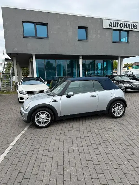 Gebraucht Mini Cooper Cabriolet 116 PS (85 kW) 2008 Pure silver (metallic) Cabrio