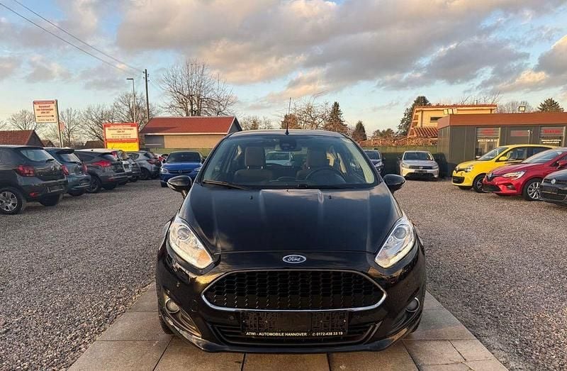 Gebraucht Ford Fiesta Celebration 80 PS (58 kW) 2017 Schwarz Limousine