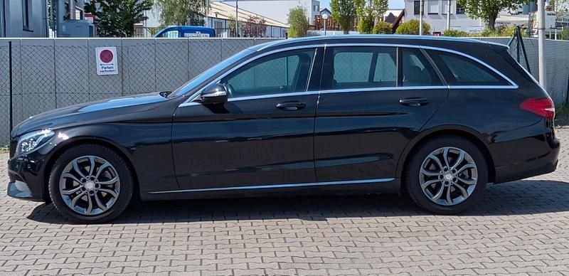 Gebraucht Mercedes C180 Avantgarde 156 PS (114 kW) 2014 Schwarz Kombi