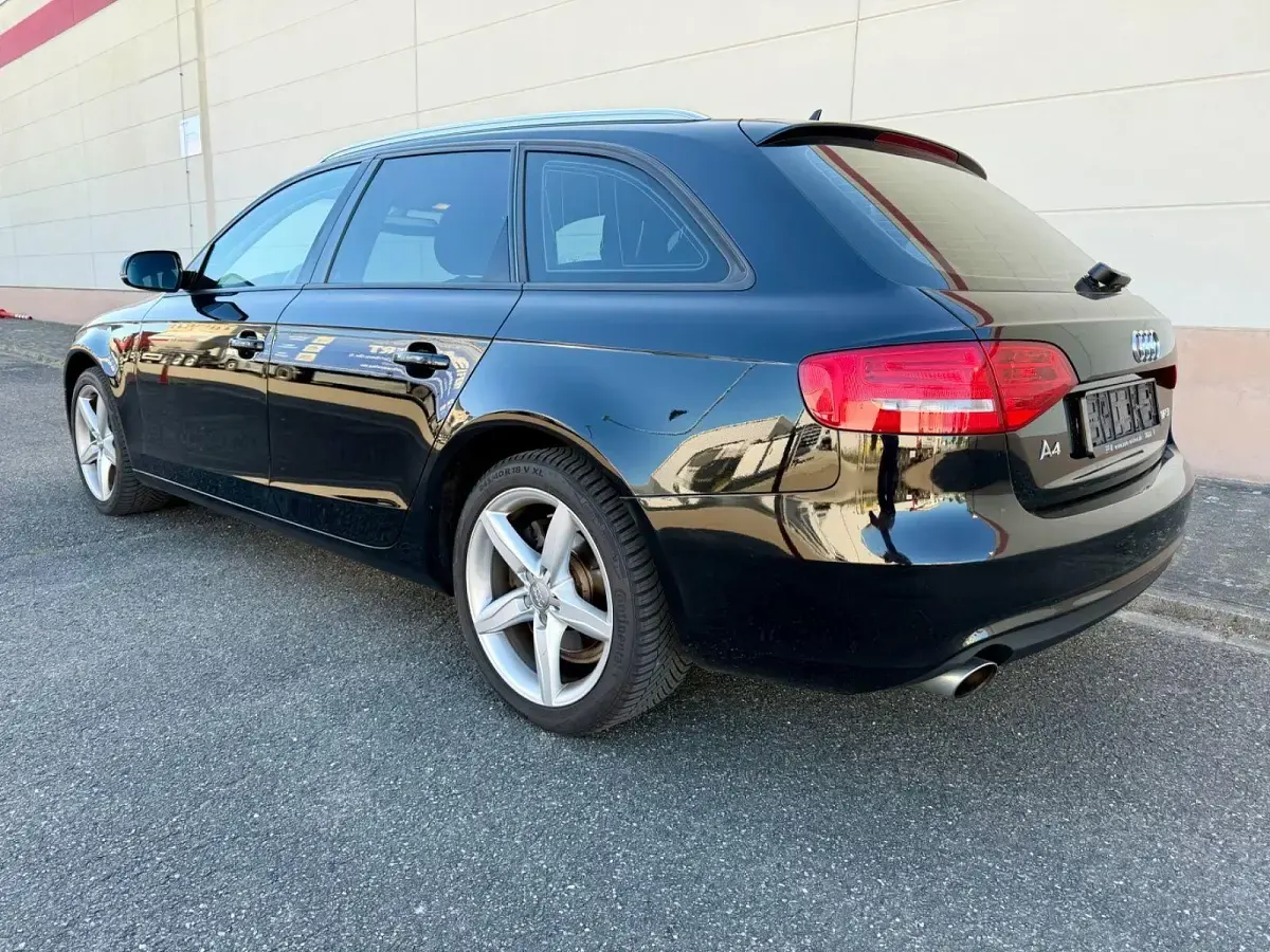 Używany Audi A4 Attraction 170 KM (125 kW) 2015 Czarny Kombi