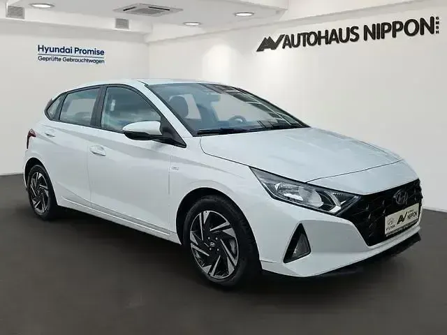 Gebraucht Hyundai i20 Trend 101 PS (74 kW) 2022 Weiß Kleinwagen