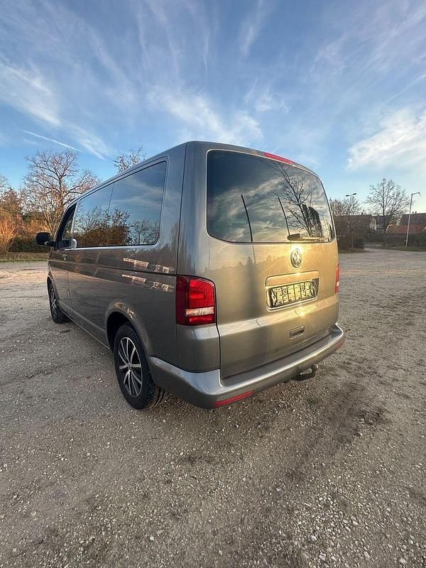 Gebraucht VW Multivan Life 179 PS (131 kW) 2013 Grau Van