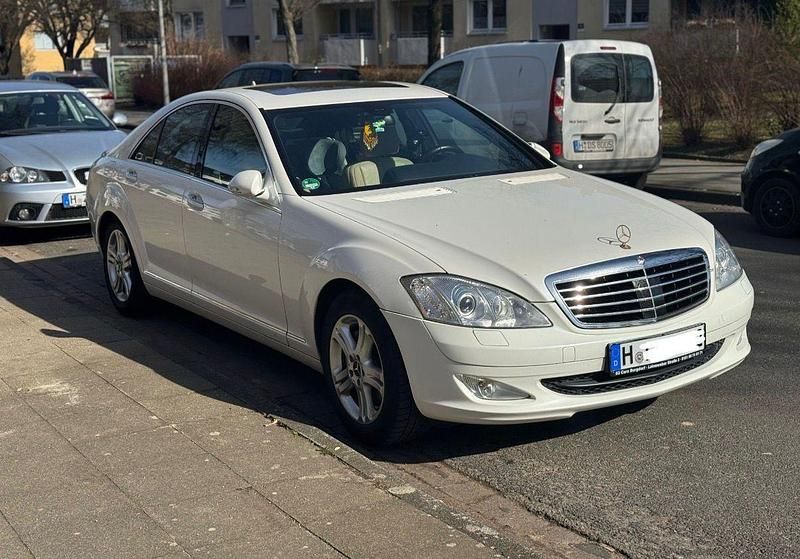 Weiß Gebraucht 2007 Mercedes S320 Limousine | 9.900 € (Teuer) - Bild 1/4