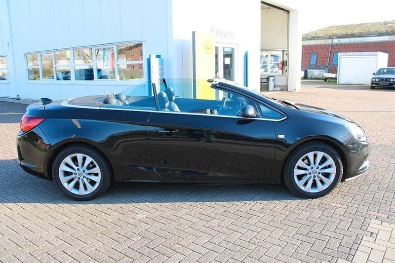 Second-hand Opel Cascada Active 170 CP (125 kW) 2017 Negru Cabrio