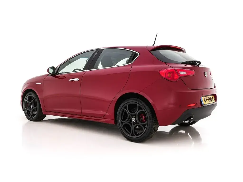 Gebraucht Alfa Romeo Giulietta Super 120 PS (88 kW) 2016 Rot Kleinwagen