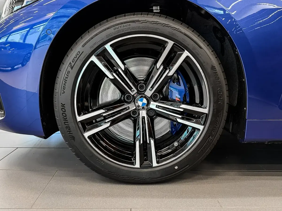 Gebraucht BMW M440 M Sport 381 PS (280 kW) 2026 Blau Cabrio