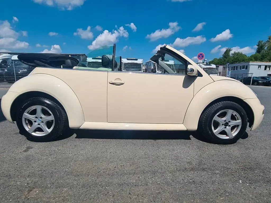 Usata VW Beetle Cabriolet 102 CV (75 kW) 2004 Beige Cabrio