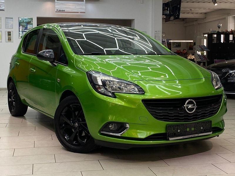 Grün Gebraucht 2015 Opel Corsa Color Edition Kleinwagen | 8.500 € (Fairer Preis) - Bild 1/4