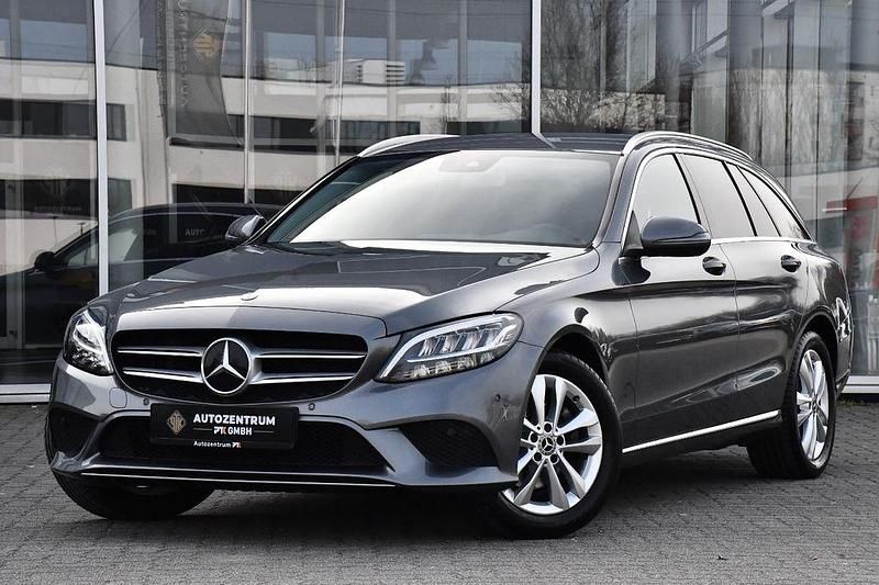 Gebraucht Mercedes C220 194 PS (142 kW) 2018 Grau Kombi