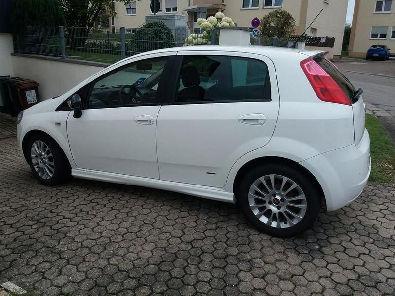 Weiß Gebraucht 2008 Fiat Grande Punto Racing Kleinwagen | 4.499 € (Etwas zu teuer) - Bild 1/4
