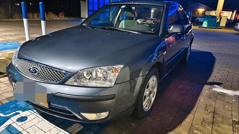 Gebraucht Ford Mondeo 131 PS (96 kW) 2004 Blau Limousine