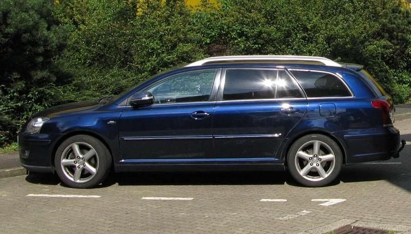 Blau Gebraucht 2008 Toyota Avensis Executive Kombi | 2.550 € (Fairer Preis) - Bild 1/4