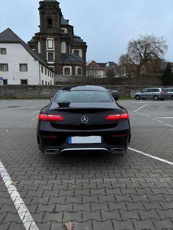 Gebraucht Mercedes E220 Edition 1 194 PS (142 kW) 2017 Coupé