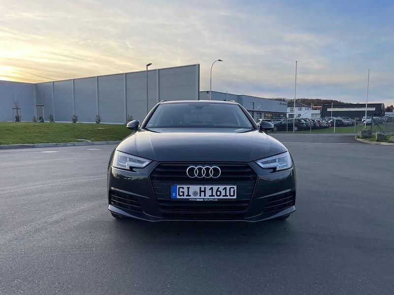 Gebraucht Audi A4 Performance 190 PS (139 kW) 2016 Grau Kombi