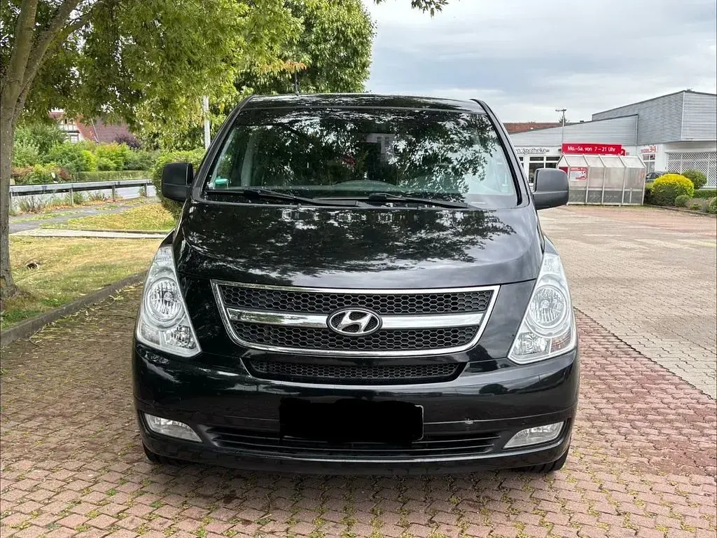 Gebraucht Hyundai H-1 170 PS (125 kW) 2012 Schwarz Van / Kleinbus