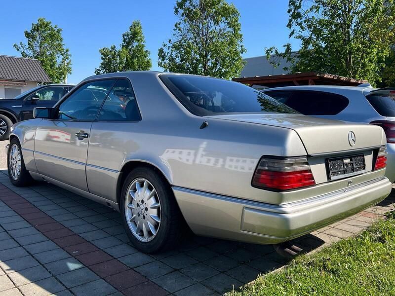 Silber Gebraucht 1994 Mercedes E320 Coupé | 9.800 € - Bild 1/4