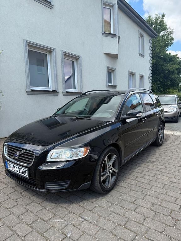 Schwarz Gebraucht 2009 Volvo V50 R-Design Kombi | 3.500 € (Fairer Preis) - Bild 1/4