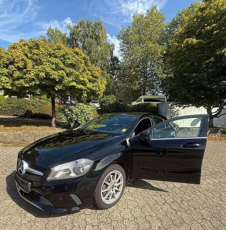 Gebraucht 2017 Mercedes A180 AMG Limousine | 17.000 € (Etwas zu teuer) - Bild 1/4