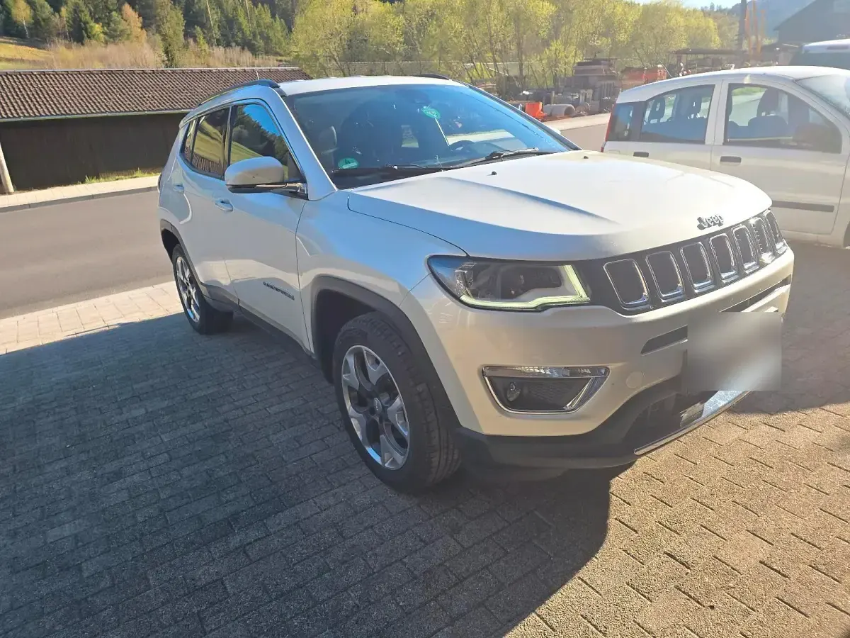 Käytetty Jeep Compass 170 HP (125 kW) 2017 Valkoinen Katumaasturi