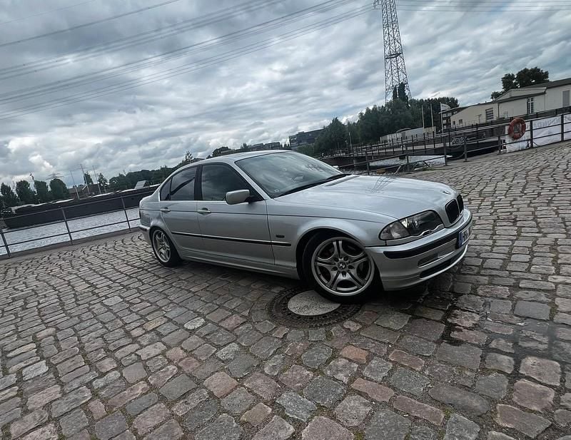 Usado BMW 328 193 HP (141 kW) 2000 Prateado Sedan