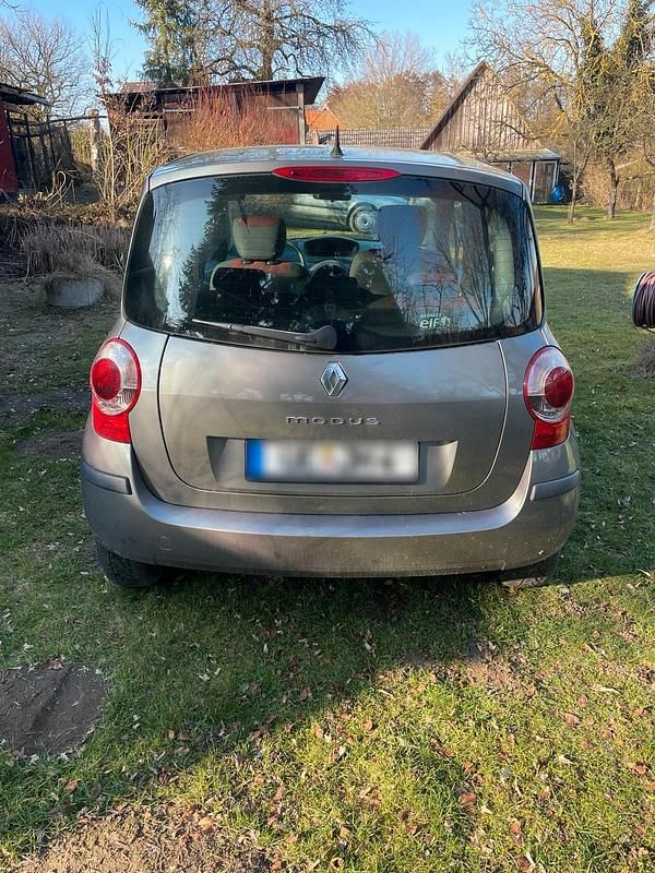 Gebraucht Renault Modus 74 PS (54 kW) 2006 Silber Van / Kleinbus