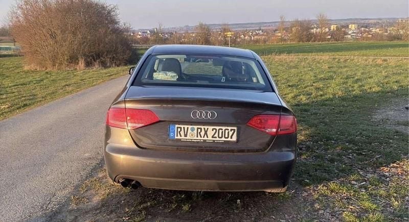 Gebraucht Audi A4 Ambiente 160 PS (117 kW) 2010 Grau Limousine