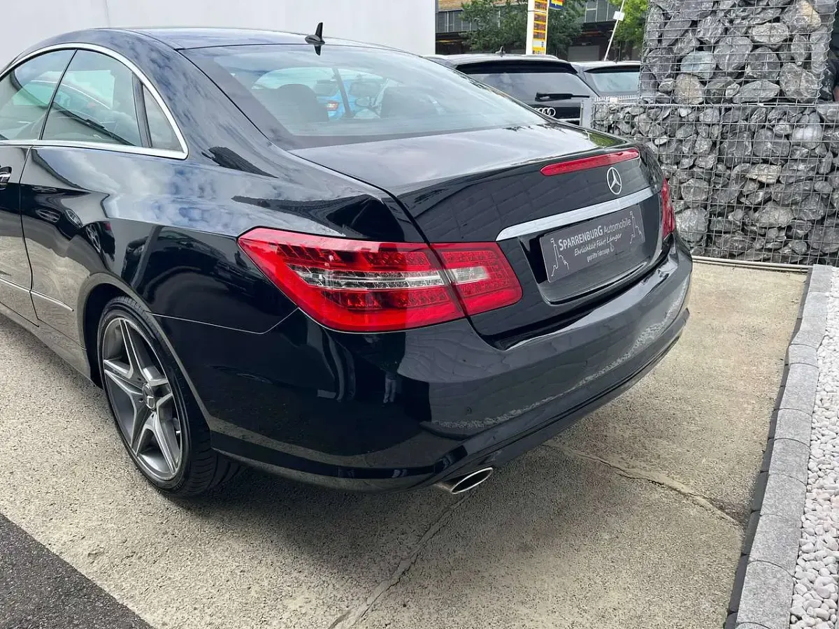 Gebraucht Mercedes E350 265 PS (194 kW) 2012 Schwarz  unilack Coupé