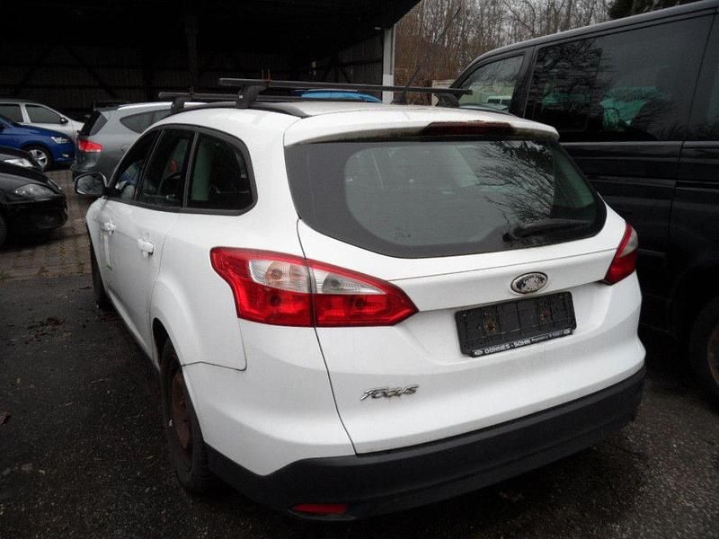 Gebraucht Ford Focus Trend 95 PS (69 kW) 2011 Weiß Limousine