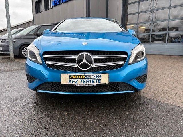 Second-hand Mercedes A200 156 CP (114 kW) 2012 Albastru Berlinǎ