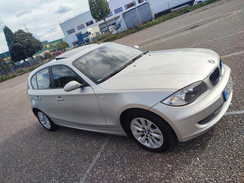 Silber Gebraucht 2007 BMW 116 Kleinwagen | 3.200 € (Fairer Preis) - Bild 1/4