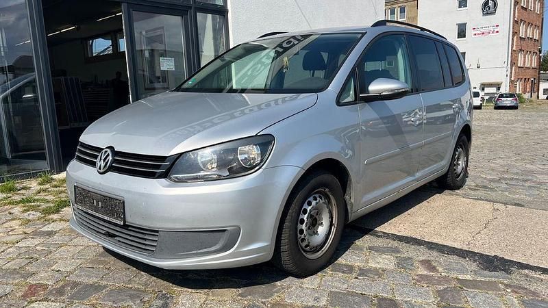 Silber Gebraucht 2011 VW Touran Comfortline Van / Kleinbus | 2.490 € (Superpreis) - Bild 1/4