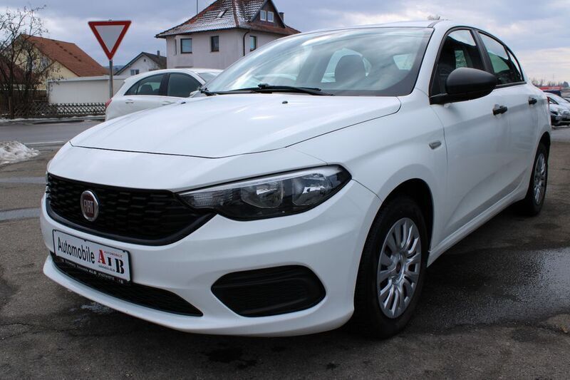 Weiß Gebraucht 2019 Fiat Tipo Pop Limousine | 9.990 € (Fairer Preis) - Bild 1/4