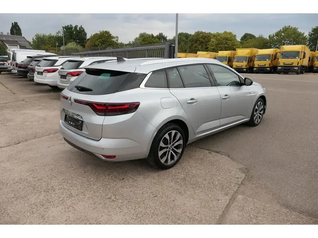 Gebraucht Renault Mégane GrandTour Techno 116 PS (85 kW) 2024 Grau Kombi