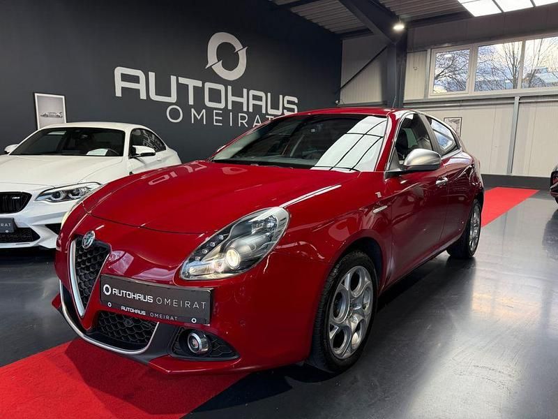 Rot Gebraucht 2021 Alfa Romeo Giulietta Super Limousine | 15.900 € - Bild 1/4