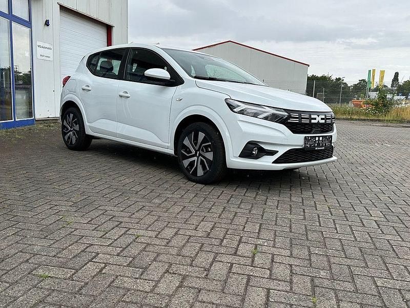 Gebraucht Dacia Sandero Expression 91 PS (66 kW) 2025 Weiß Limousine
