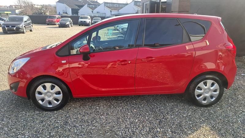 Gebraucht Opel Meriva 101 PS (74 kW) 2010 Rot Van / Kleinbus