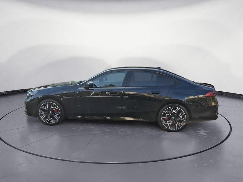 Gebraucht BMW 540 303 PS (222 kW) 2026 Schwarz Limousine